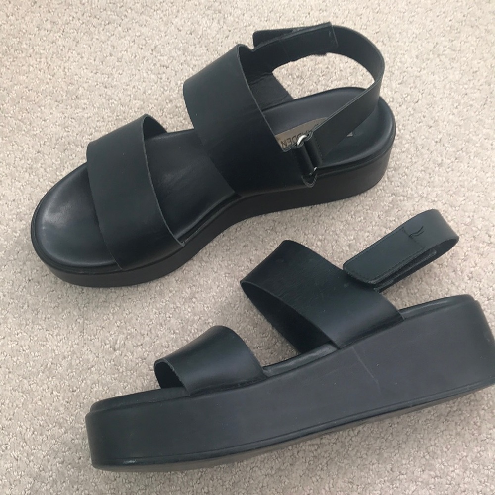 Steve Madden platform sandals size 9